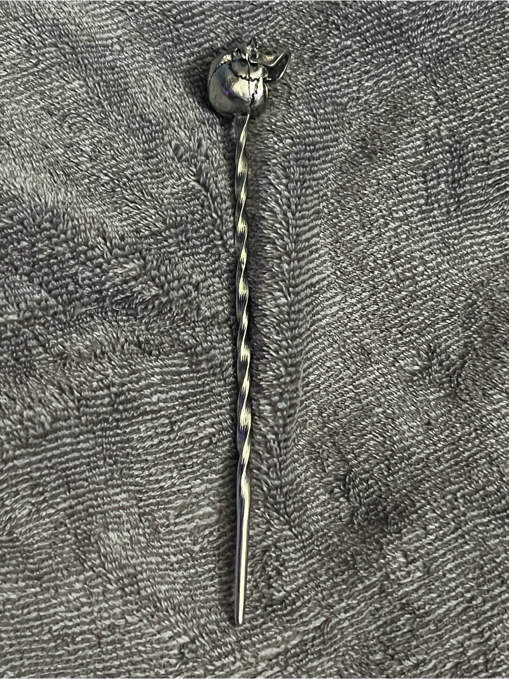 Silver Twisted Metal Hair Stick with Decorative Top